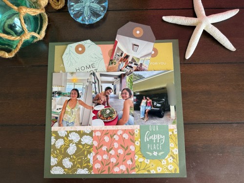 家庭の思い出をテーマにしたスクラップブックページ。写真と装飾が組み合わさって、楽しいひとときを表現している。